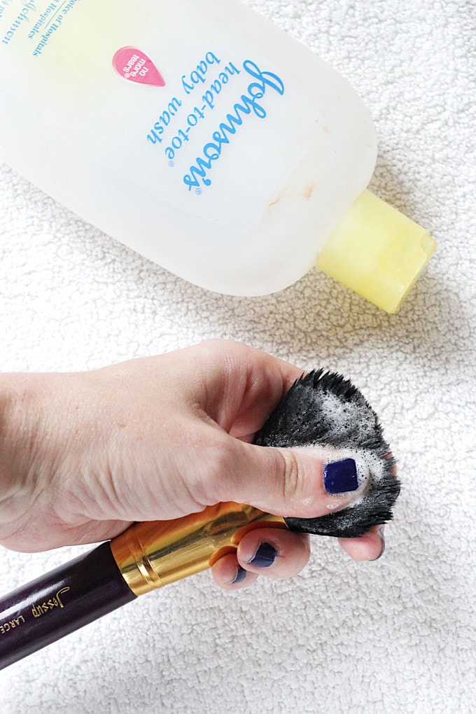How To Clean Makeup Brushes Cheap