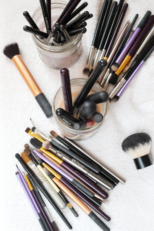 How to Clean Makeup Brushes (Cheap, Quick & Easy!)