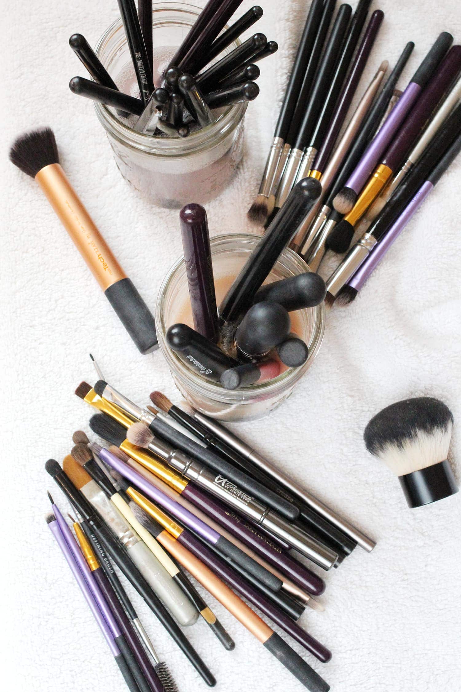 How to Clean Makeup Brushes (Cheap, Quick & Easy!)