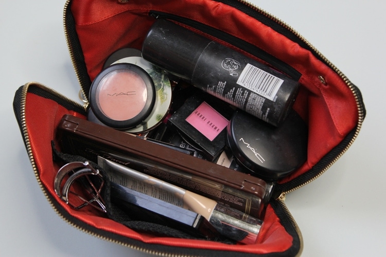 kusshi-makeup-bag