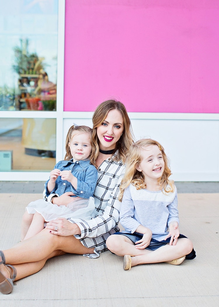 mother-daughter-neutral-outfit-idea