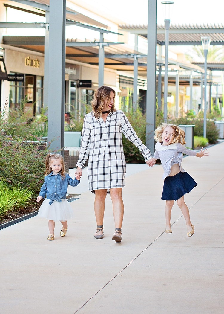 mother-daughter neutral outfits