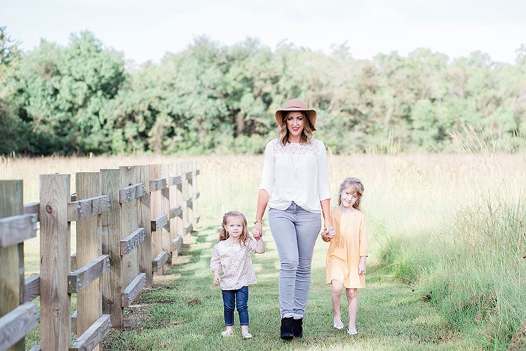 mother daughter fall photo shoot