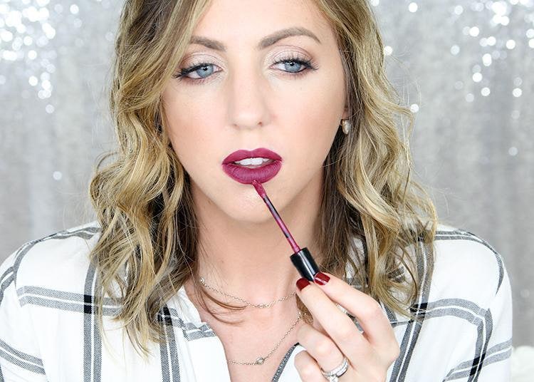 How to apply liquid lipstick