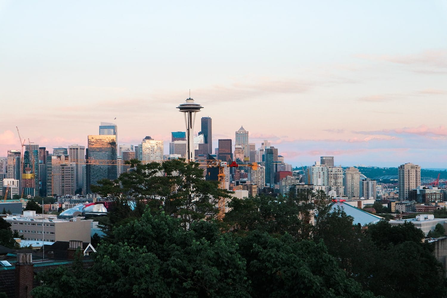 Seattle Travel Guide: Seattle with Kids by popular lifestyle blogger Meg O. on the Go