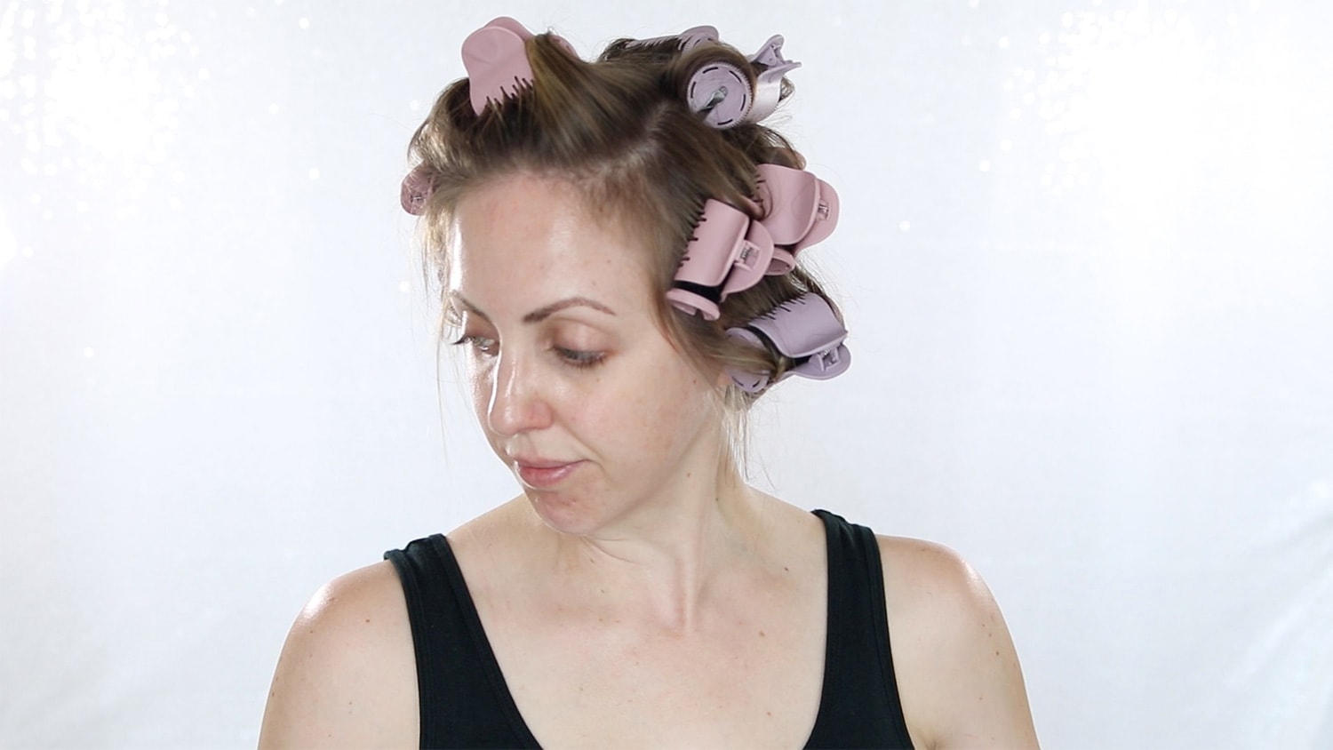 Easy Halloween Hair Tutorial - 1920s flapper - putting hair in hot rollers gives a tight and defined curl