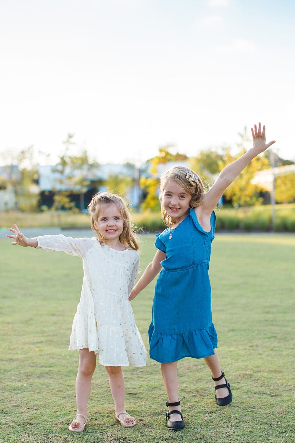 pose ideas for family photos