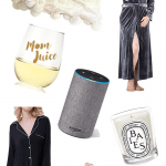 Relaxing Gifts for Mom - she will love everything in this gift guide! #gifts #giftideas #giftguide #giftsformom #holidaygifts #christmasgifts