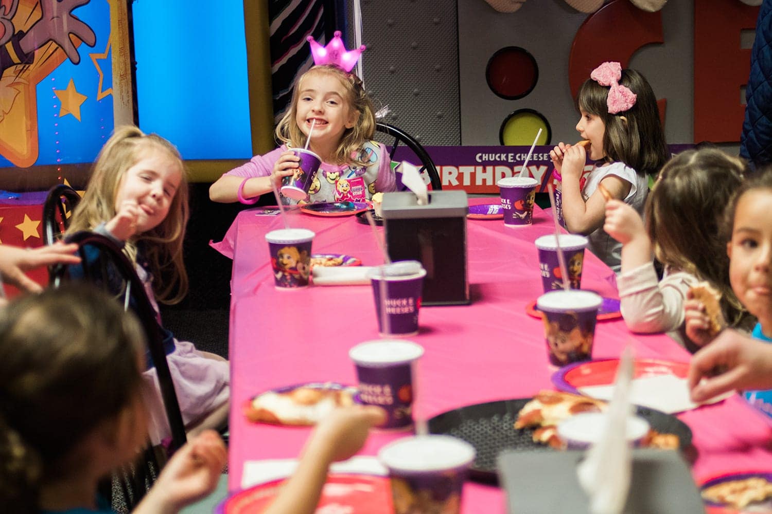 Chuck E. Cheese Birthday Party Table time - photo by Houston Blogger Meg O. on the Go