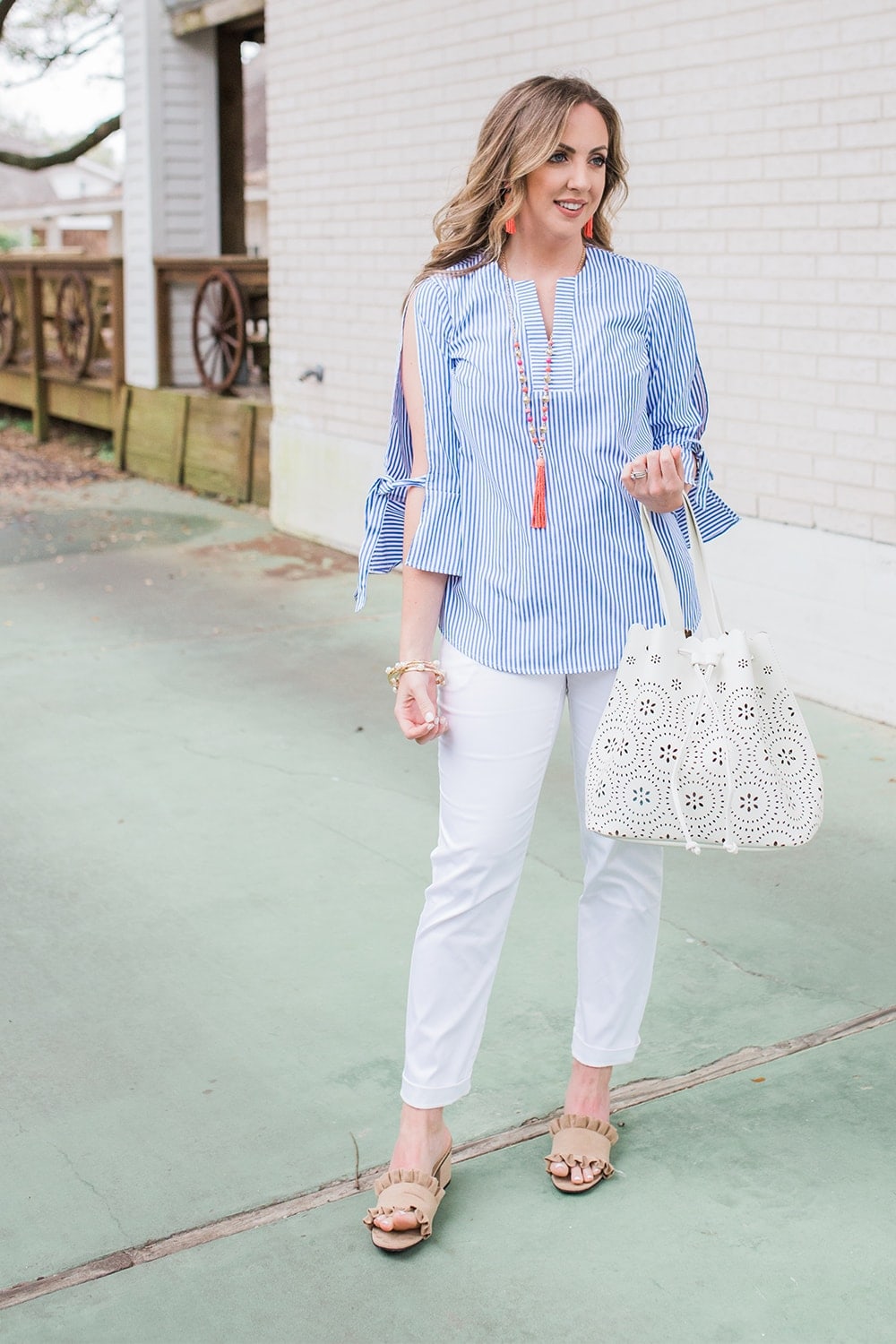 Houston blogger Meg O. on the Go shares a perfect spring outfit from the Avon Modern Southern Belle Collection from Avon