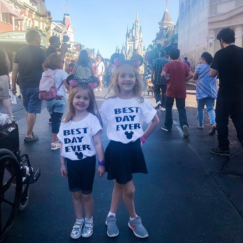 Houston blogger Meg O. on the Go shares what to wear in Disney World! These Best Day Ever t-shirts are so cute!