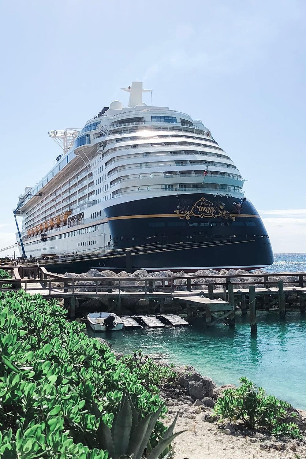 Houston blogger Meg O. on the Go shares what to expect on your first Disney cruise- this is a picture of the Disney Dream cruise chip at Castaway Cay!