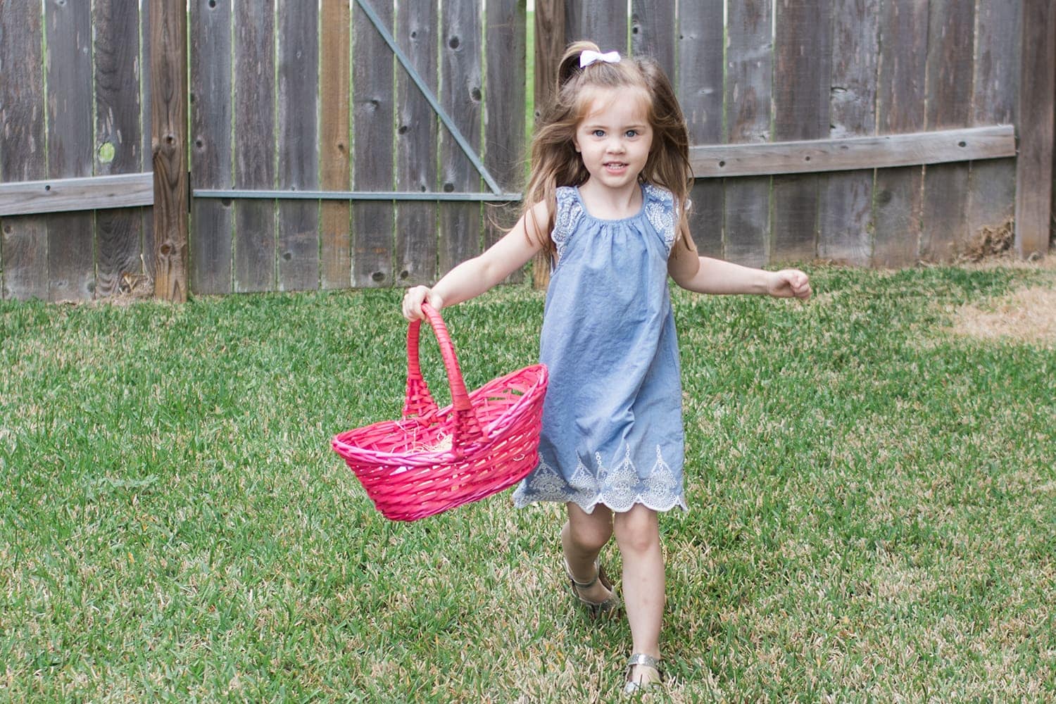 Houston blogger Meg O. on the Go shares her candy-free Easter egg hunt with Hatchimals