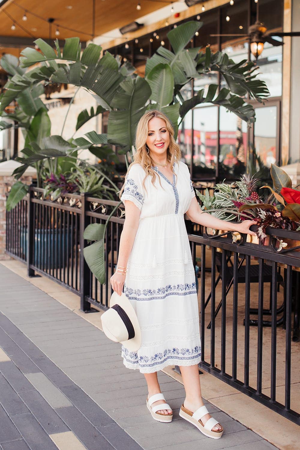 Houston lifestyle blogger Meg O. on the Go shares 3 perfect outfits for summer - this embroidered dress from Evereve is perfect for summer