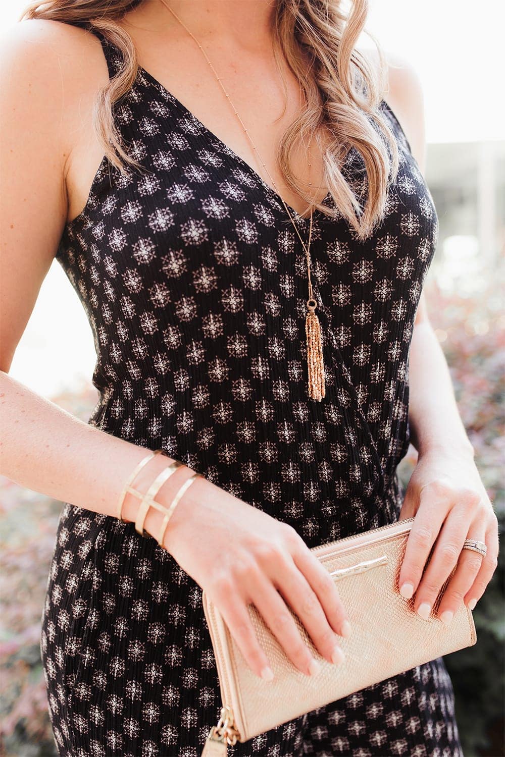 Houston lifestyle blogger Meg O. on the Go shares how to style a summer outfit with this jumpsuit from Evereve