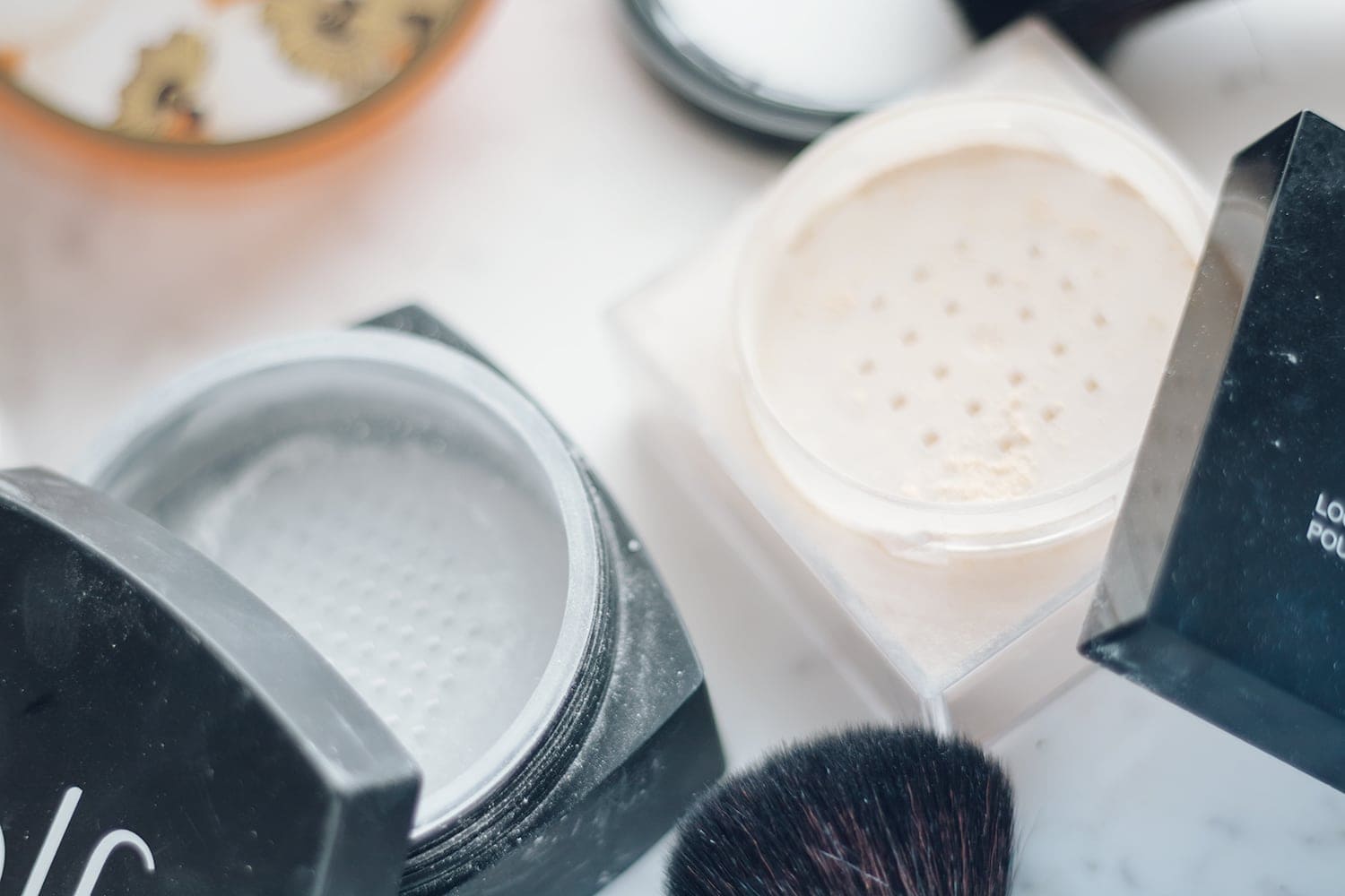 Houston beauty blogger Meg O. on the Go shares 5 best drugstore translucent powders
