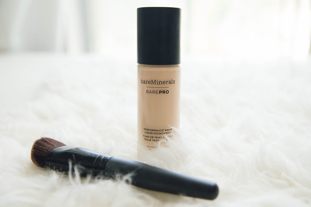 Houston beauty blogger Meg O. on the Go shares the best of bare minerals makeup - barePro Liquid Foundation