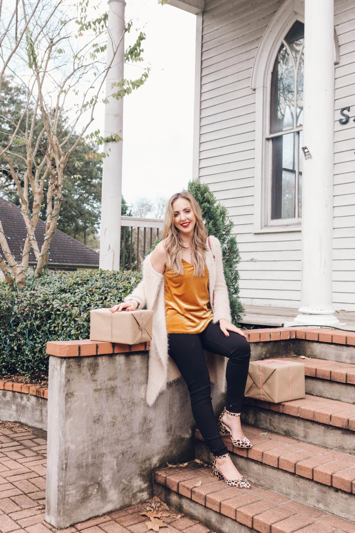 Houston blogger Meg O. on the Go shares a beautiful holiday outfit from Evereve