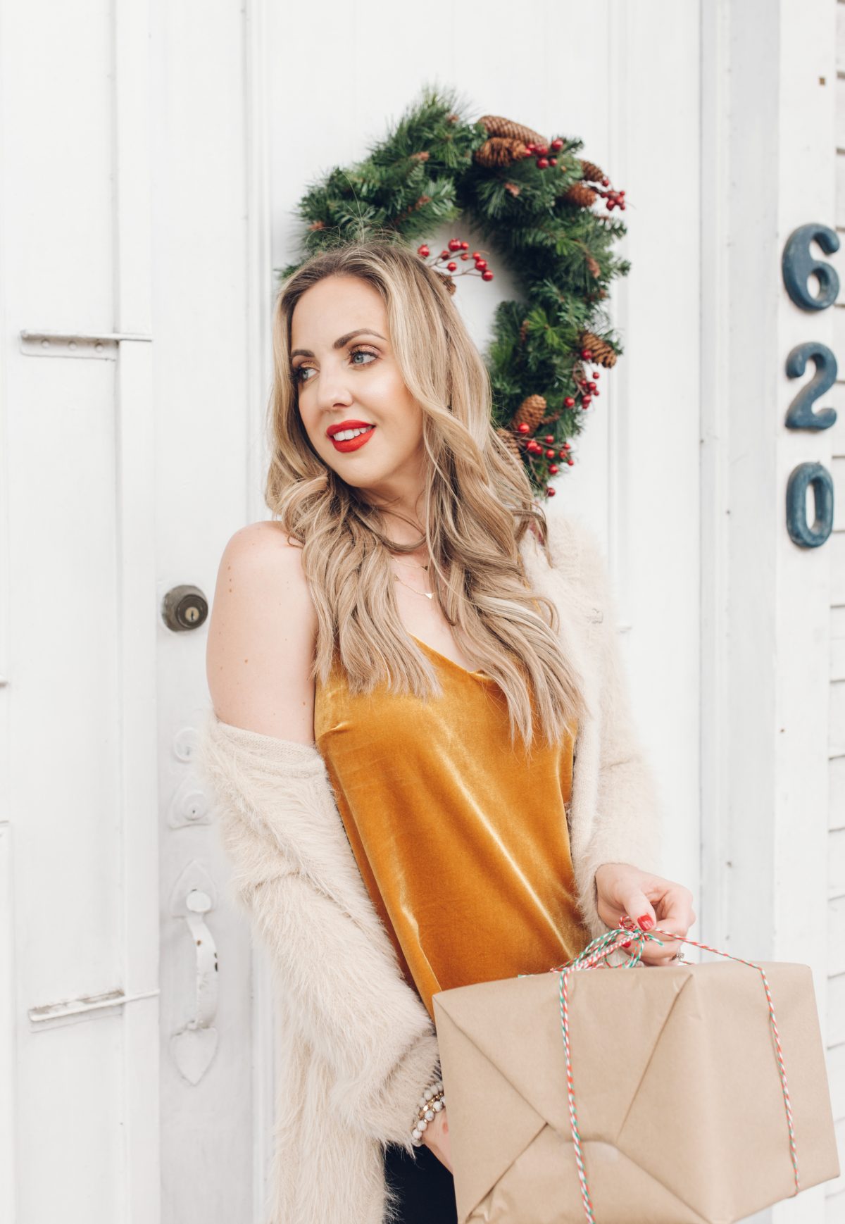 Houston lifestyle blogger Meg O. on the Go shares the importance of doing the holidays your way, and sharing two holiday looks from Evereve
