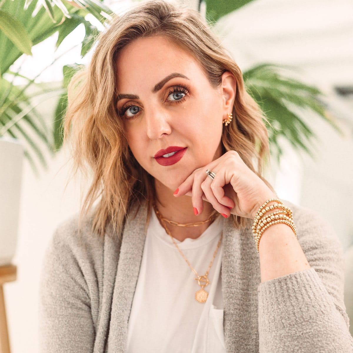 Texas influencer Meg O. shares the best jewelry on Amazon - minimalist, dainty, and more.