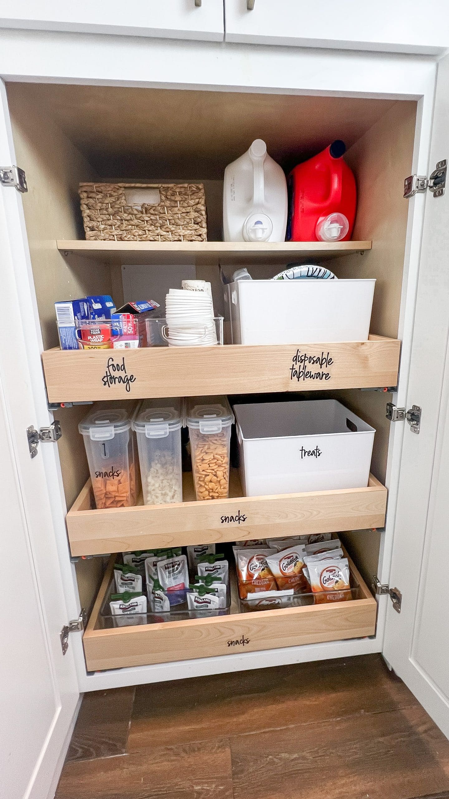 Kitchen Pantry Makeover