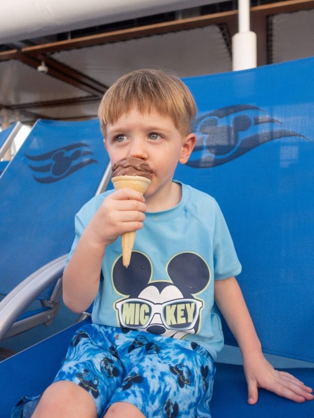 disney-magic-cruise-ship-soft-serve-ice-cream
